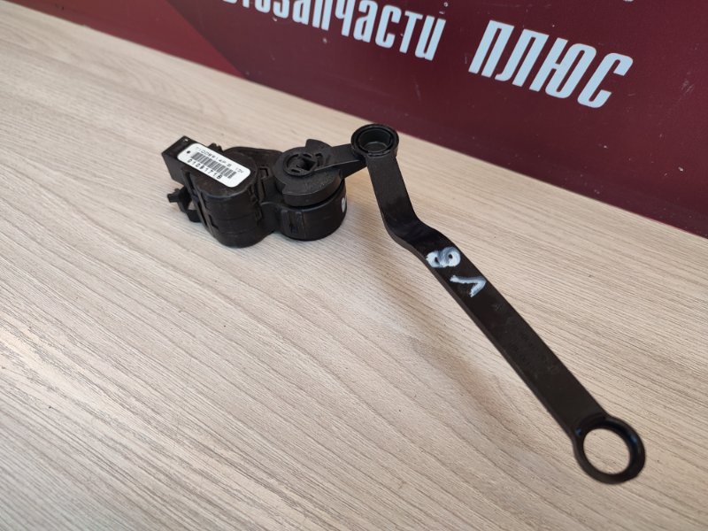 Сервопривод заслонки печки