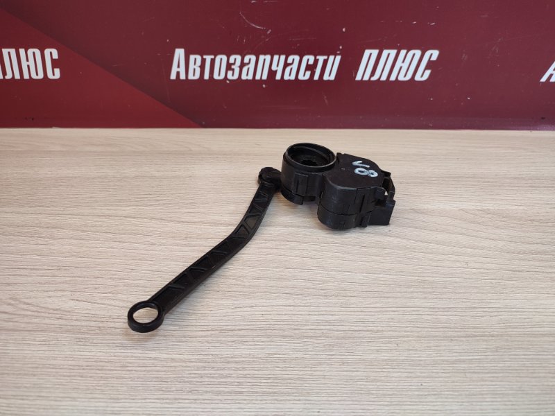 Сервопривод заслонки печки