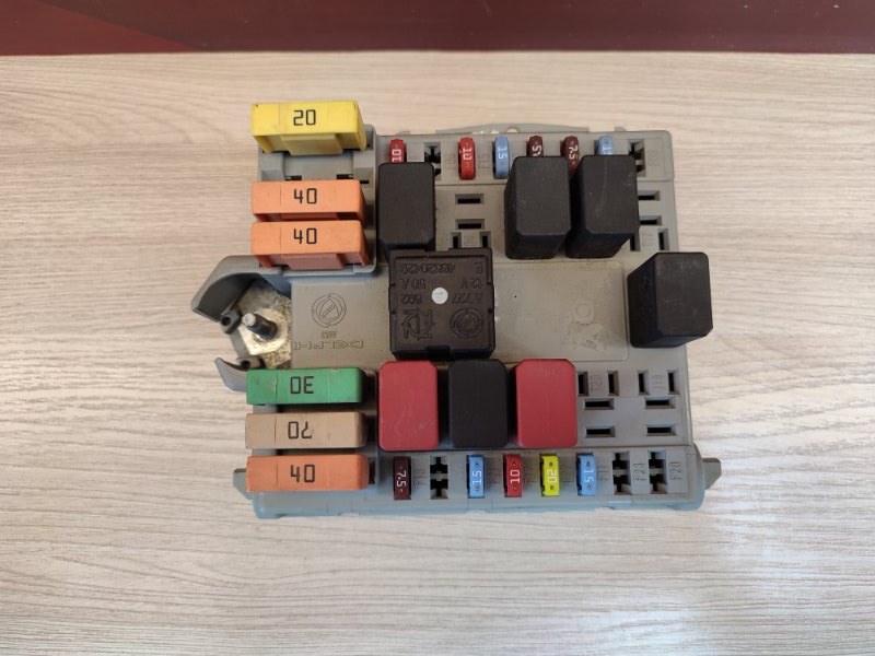 Блок предохранителей