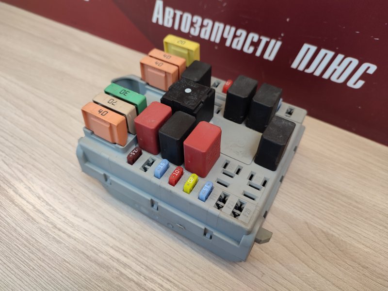 Блок предохранителей