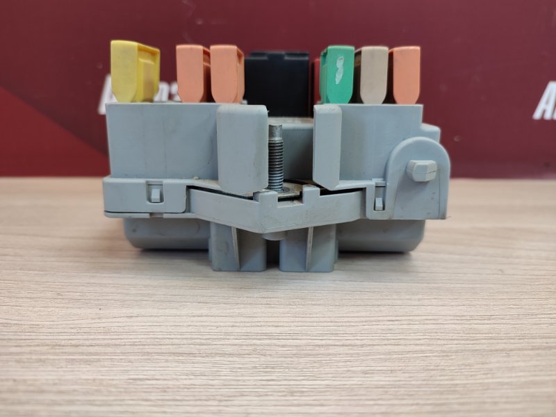 Блок предохранителей