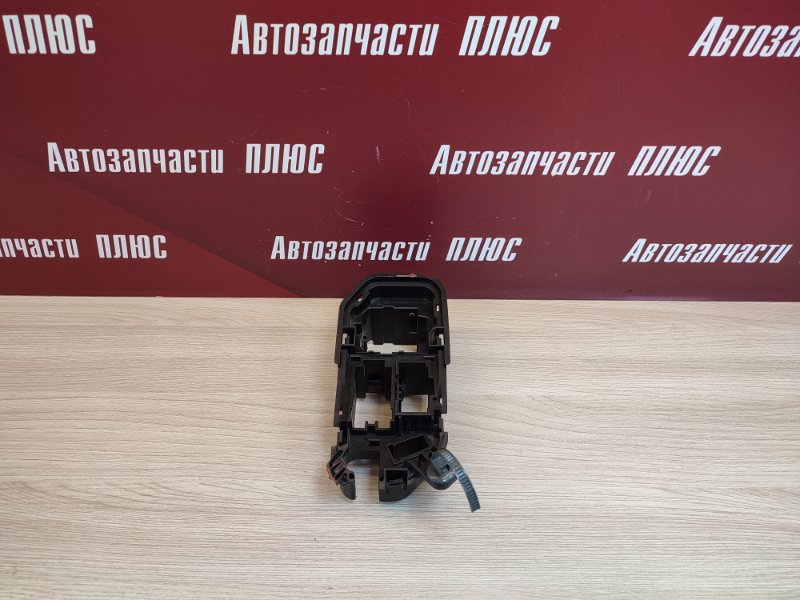 Крышка блока предохранителей