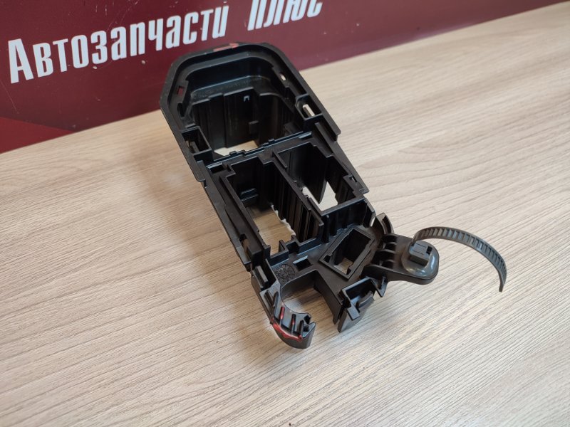 Крышка блока предохранителей