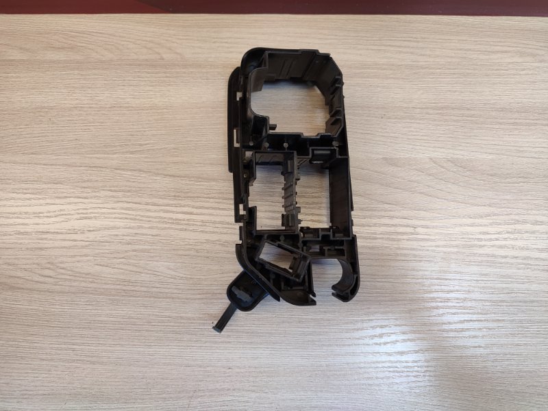 Крышка блока предохранителей