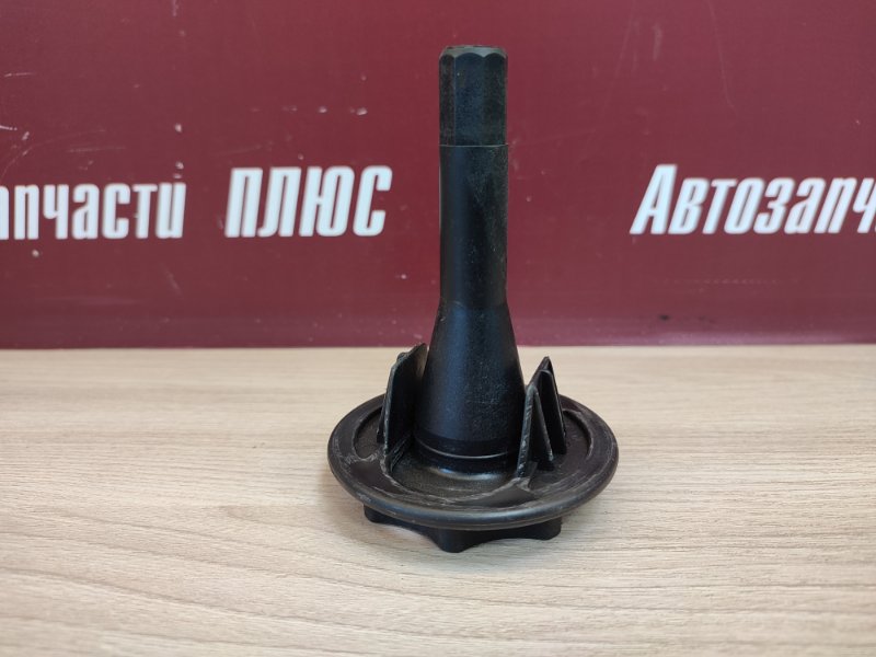 Крепление запасного колеса