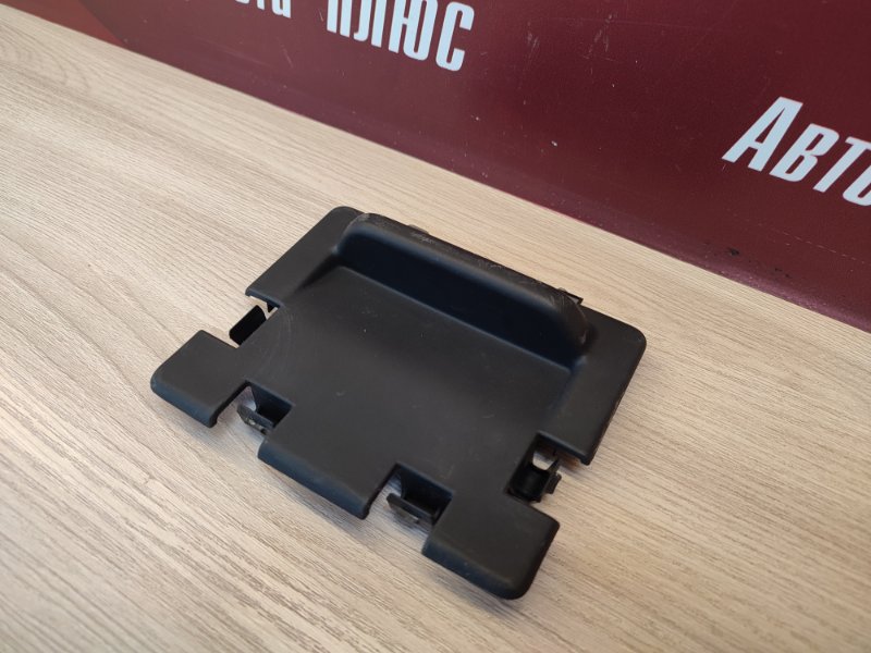 Накладка крышки багажника