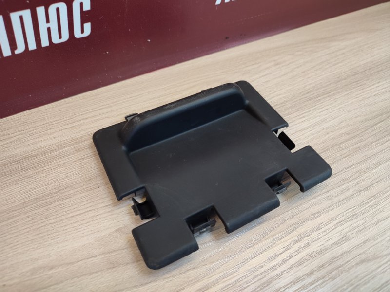 Накладка крышки багажника