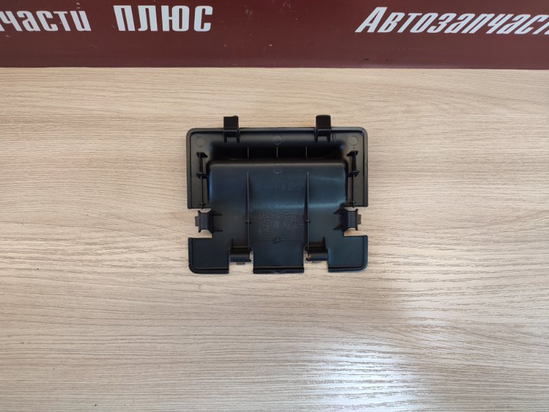 Накладка крышки багажника