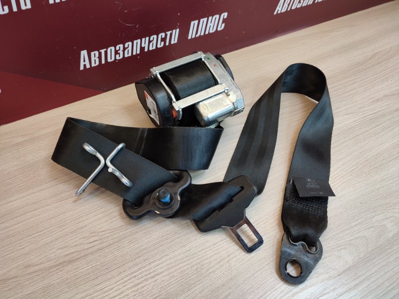 Ремень безопасности