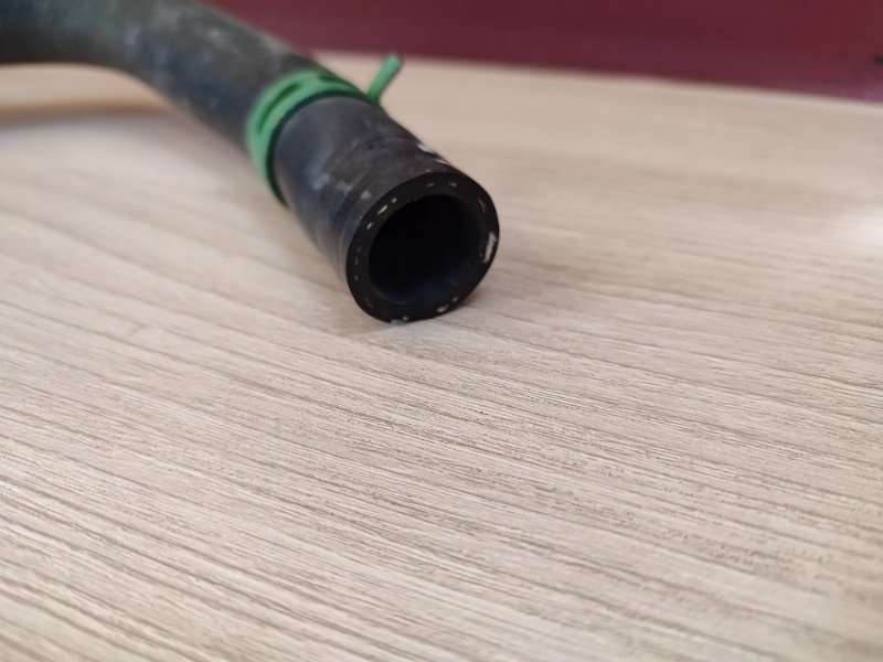 Патрубок радиатора