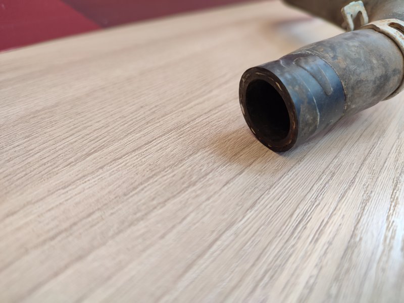 Патрубок радиатора