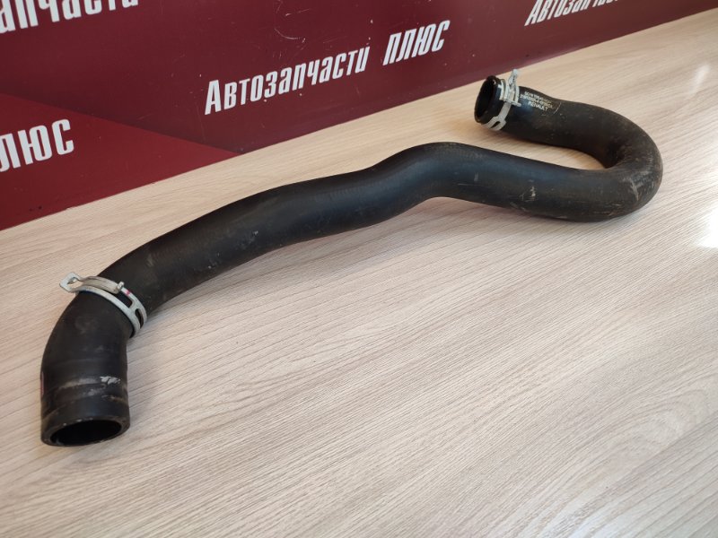 Верхний патрубок радиатора