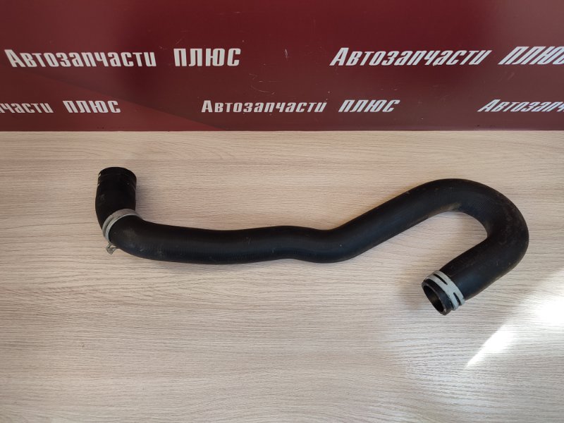 Верхний патрубок радиатора