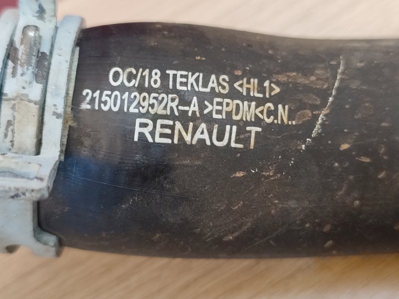 Верхний патрубок радиатора