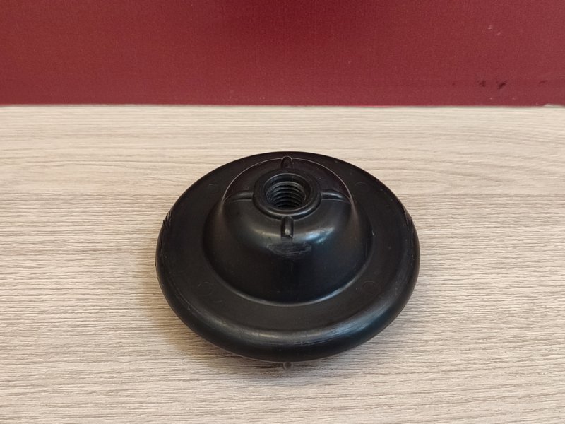 Крепление запасного колеса