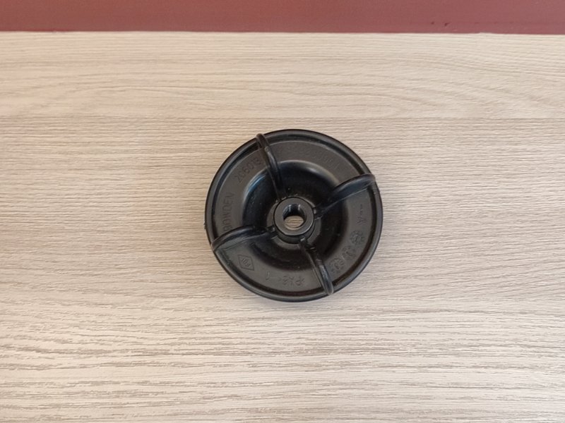 Крепление запасного колеса