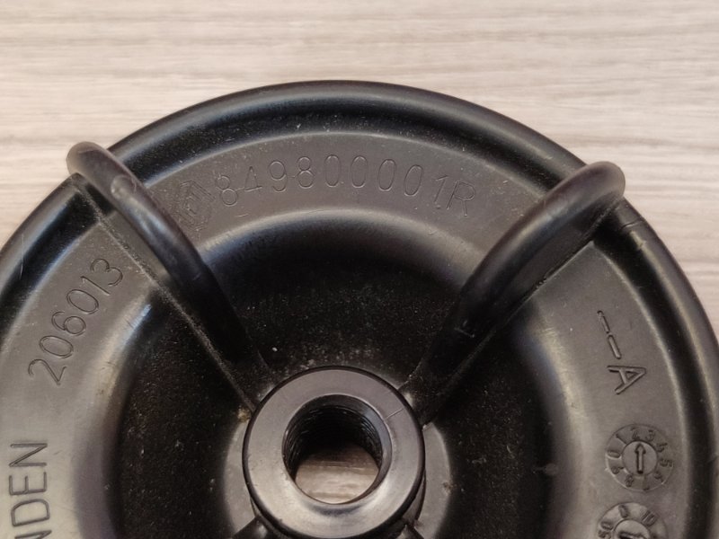 Крепление запасного колеса