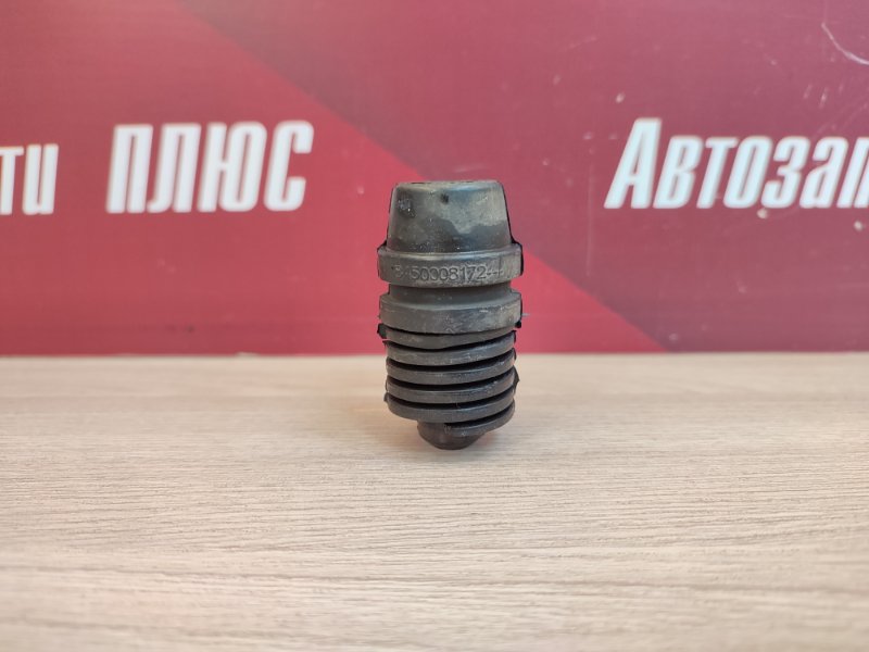 Отбойник капота