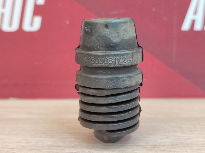 Отбойник капота