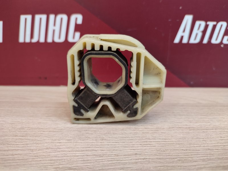 Крепление радиатора