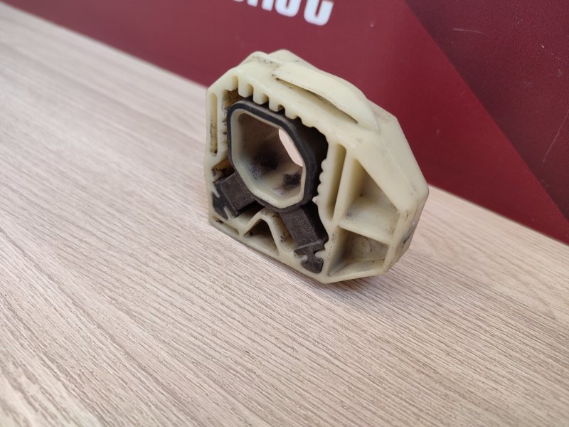 Крепление радиатора