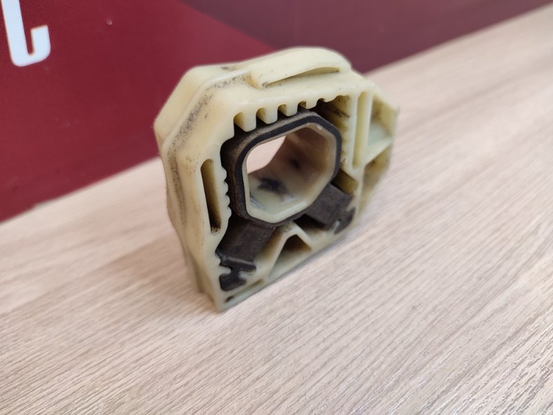 Крепление радиатора