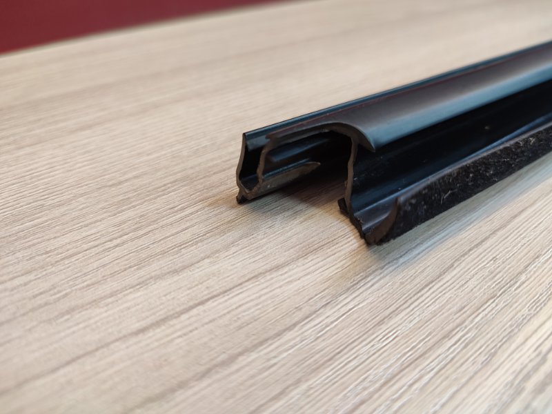 Уплотнитель стекла двери внутренний