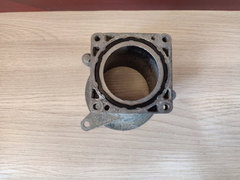 Фланец дроссельной заслонки