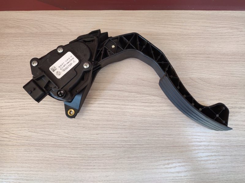 Педаль газа