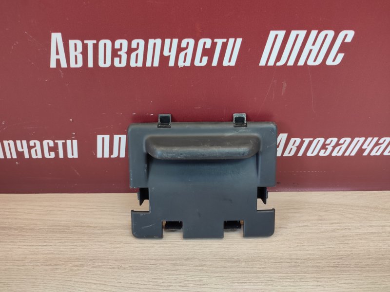 Накладка крышки багажника