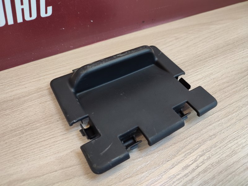 Накладка крышки багажника