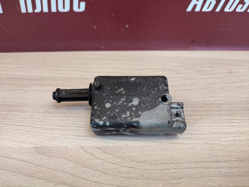 Привод замка багажника