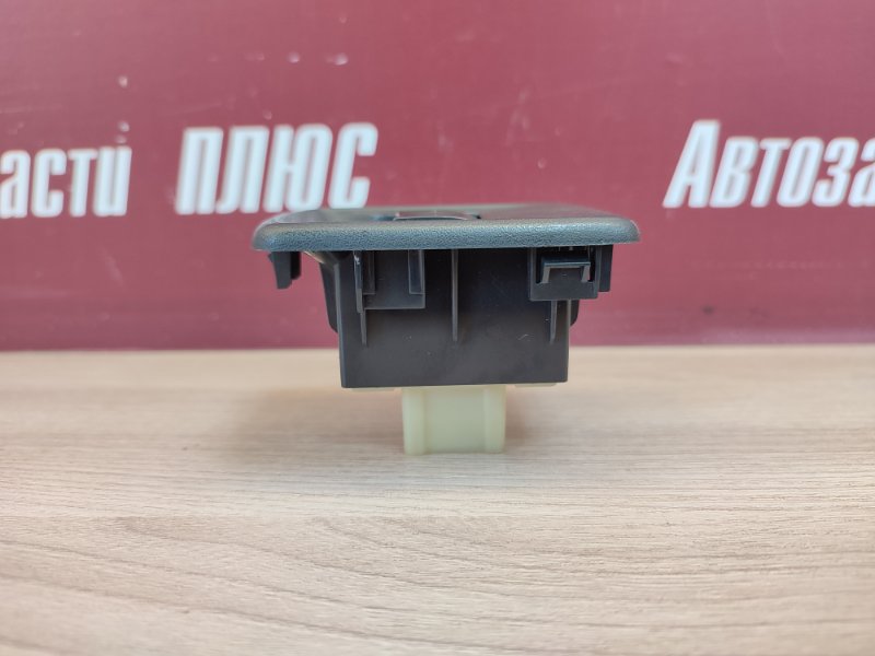 Кнопка стеклоподъемника