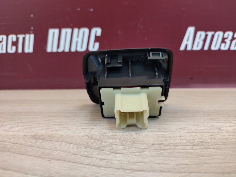 Кнопка стеклоподъемника