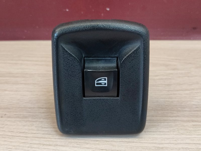 Кнопка стеклоподъемника