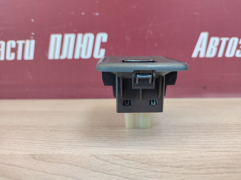 Кнопка стеклоподъемника