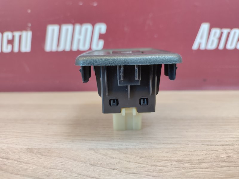 Кнопка стеклоподъемника