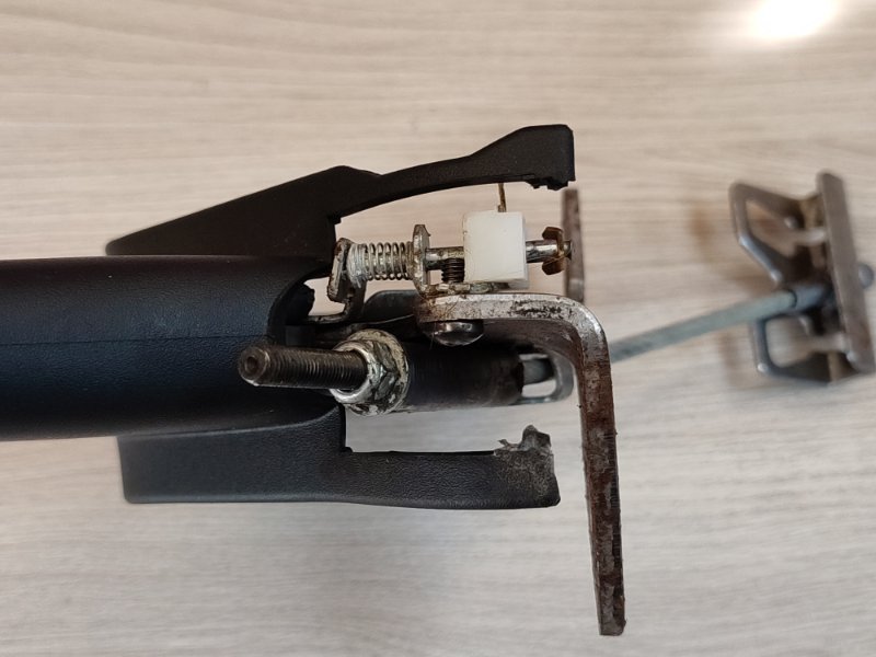 Рычаг стояночного тормоза