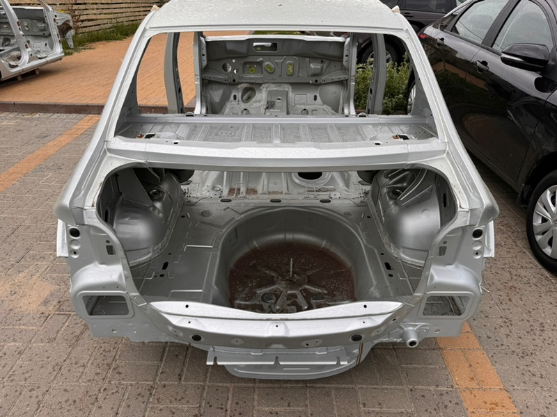 Задняя панель кузова