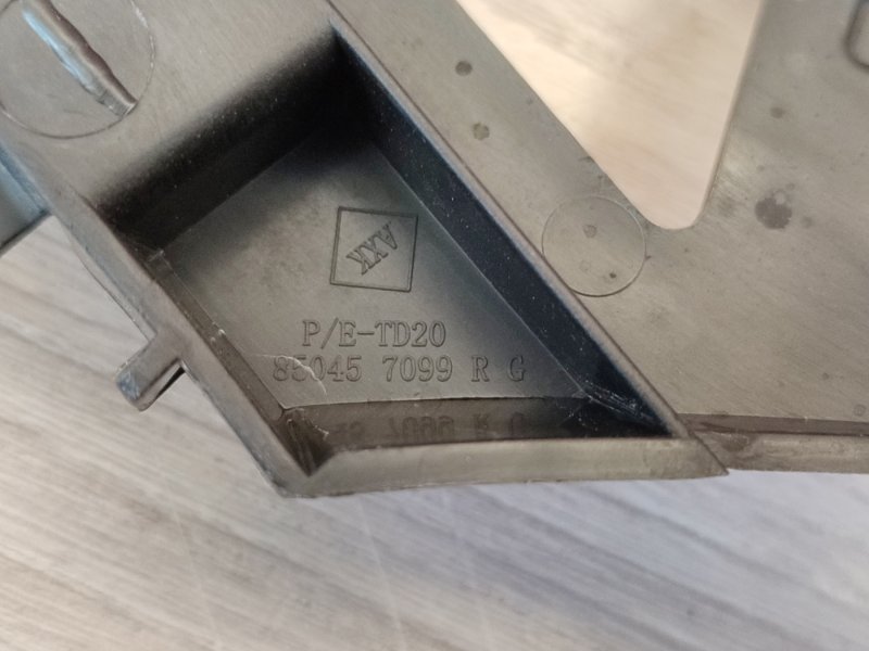 Кронштейн бампера