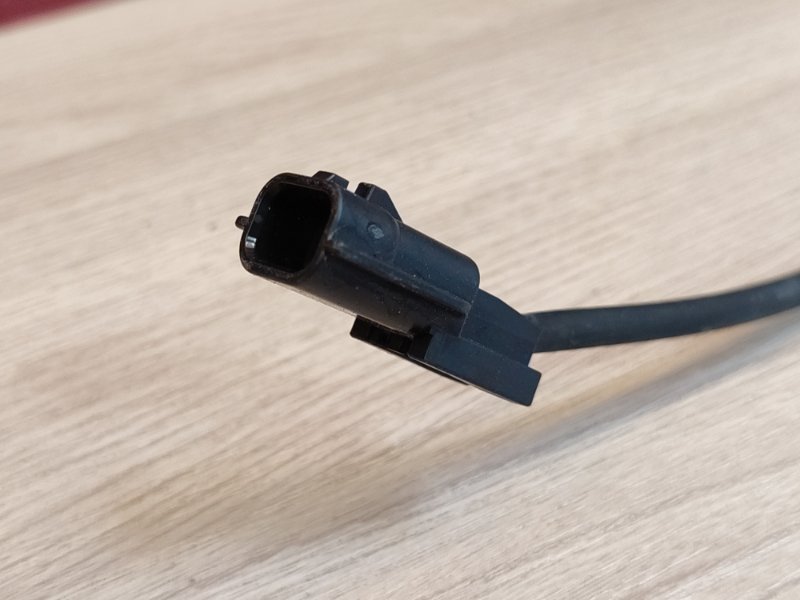 Замок капота