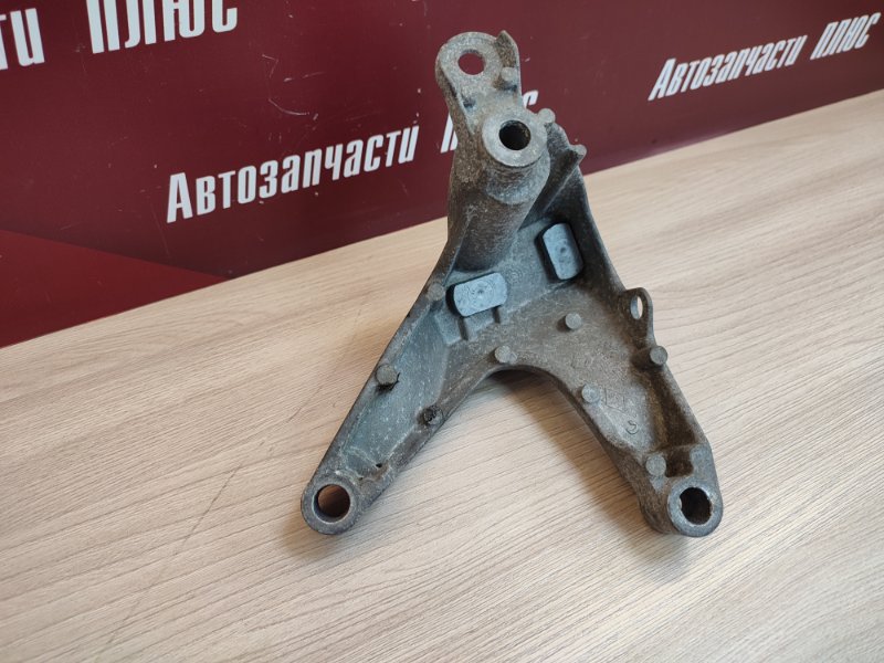 Кронштейн кпп