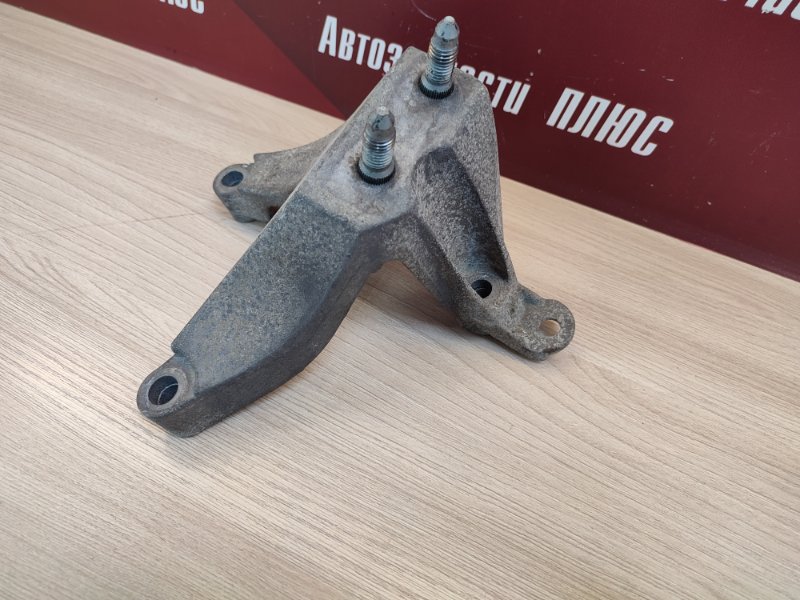 Кронштейн кпп