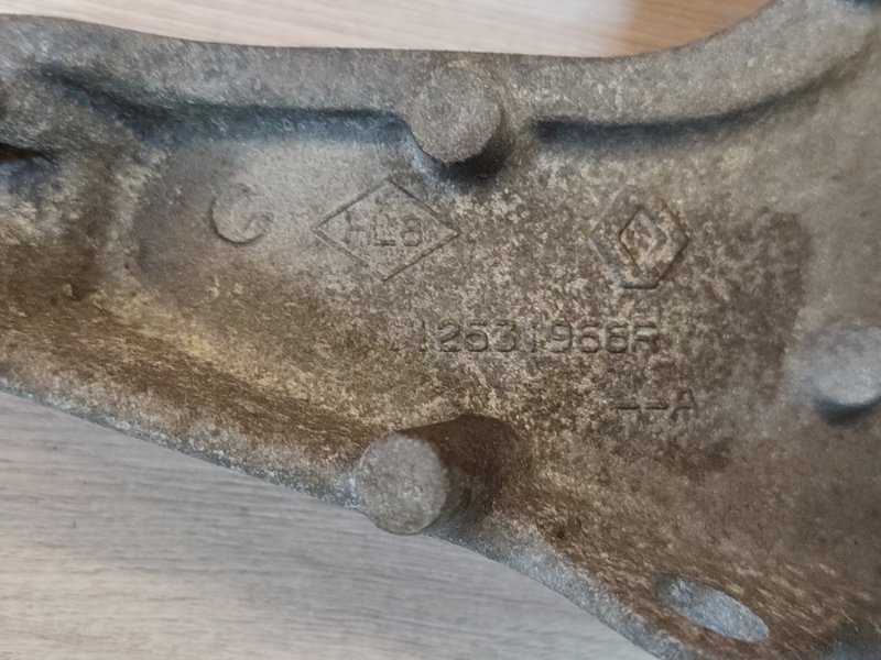 Кронштейн кпп