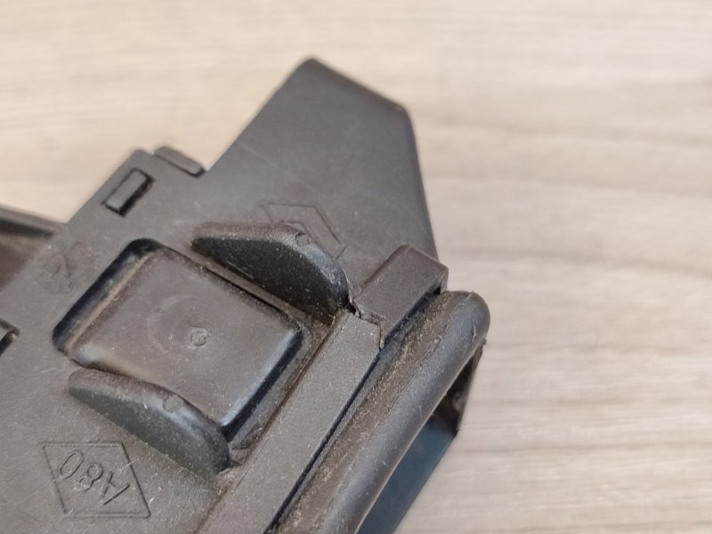 Замок крышки багажника