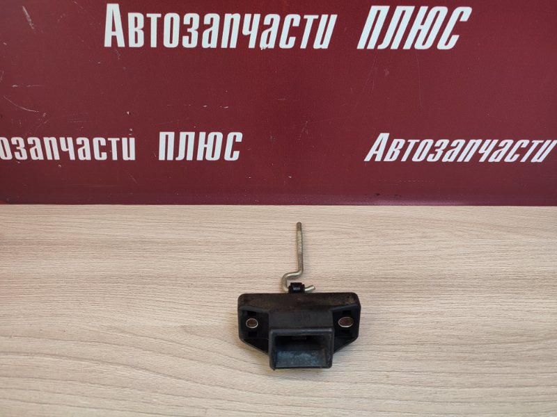 Замок крышки багажника