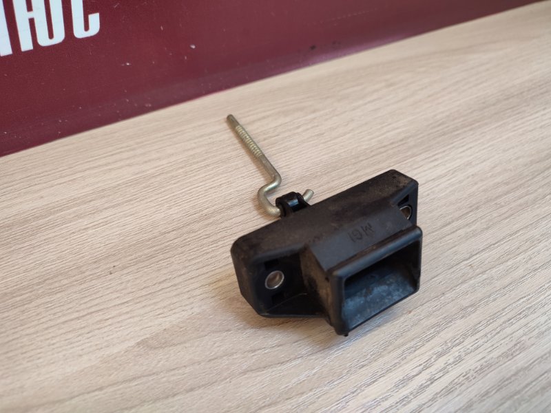 Замок крышки багажника