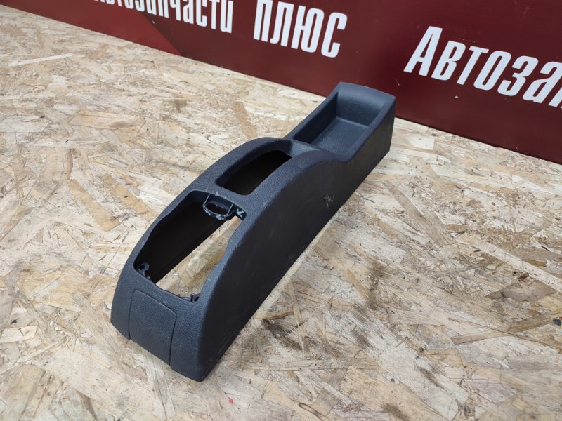 Консоль между сидений