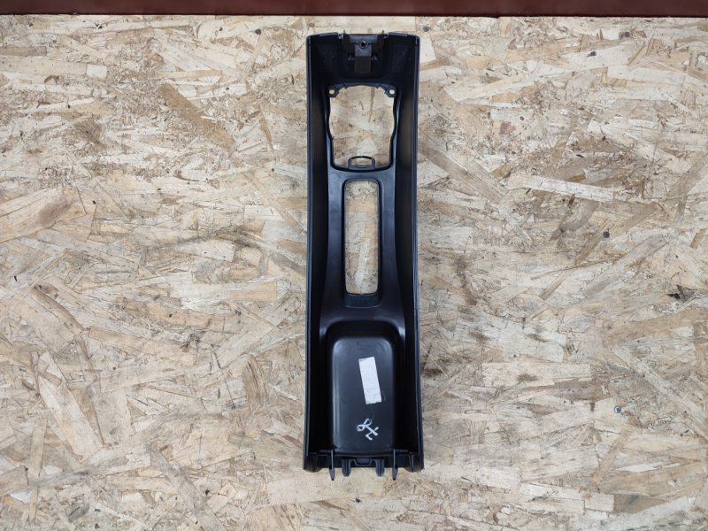 Консоль между сидений