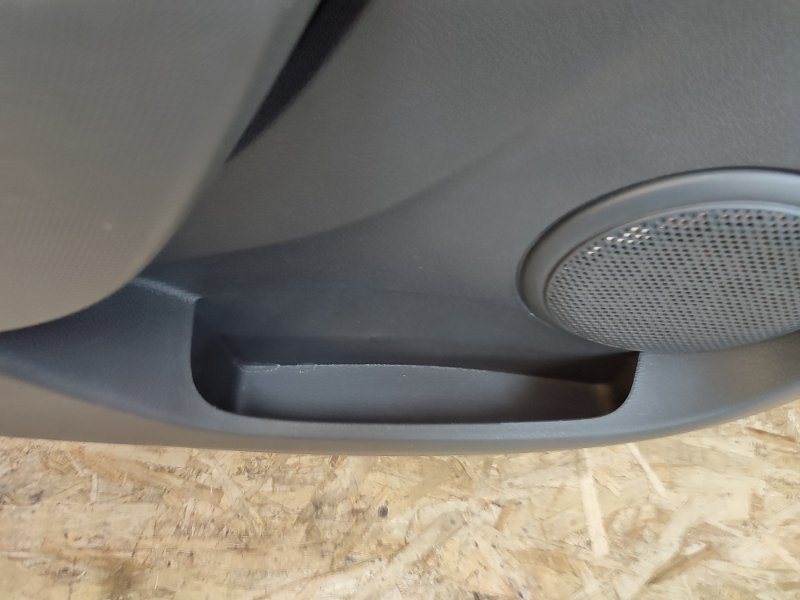 Обшивка боковой двери